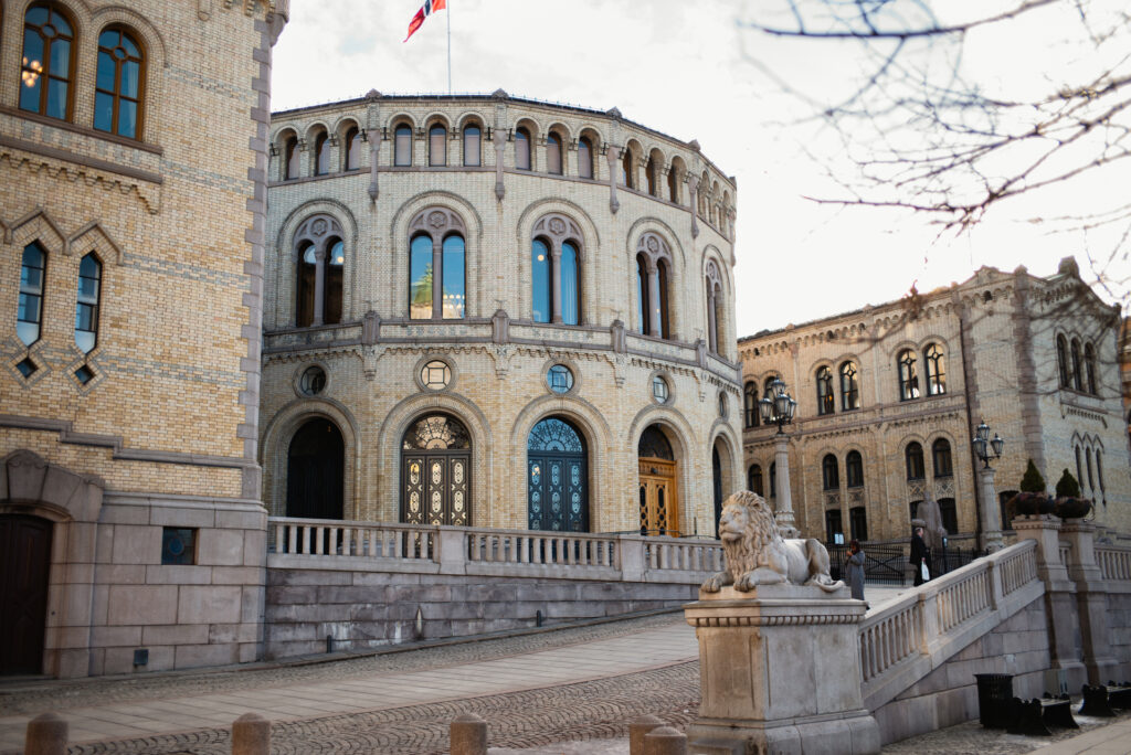 Stortingsbygningen i Oslo sett forfra